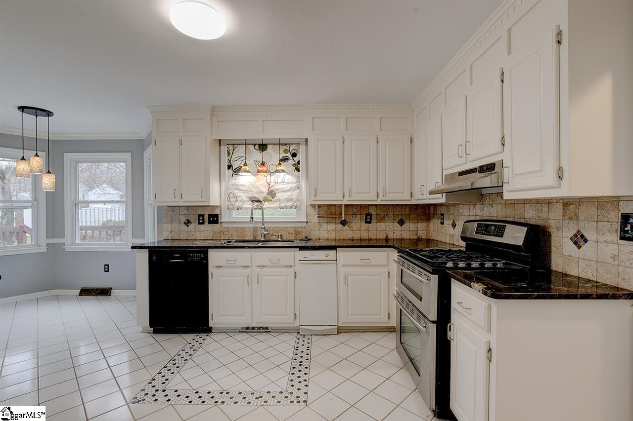 221 Roberts Farm Road Simpsonville, SC 29681 - Photo 18 of 35 Gallery Image 18