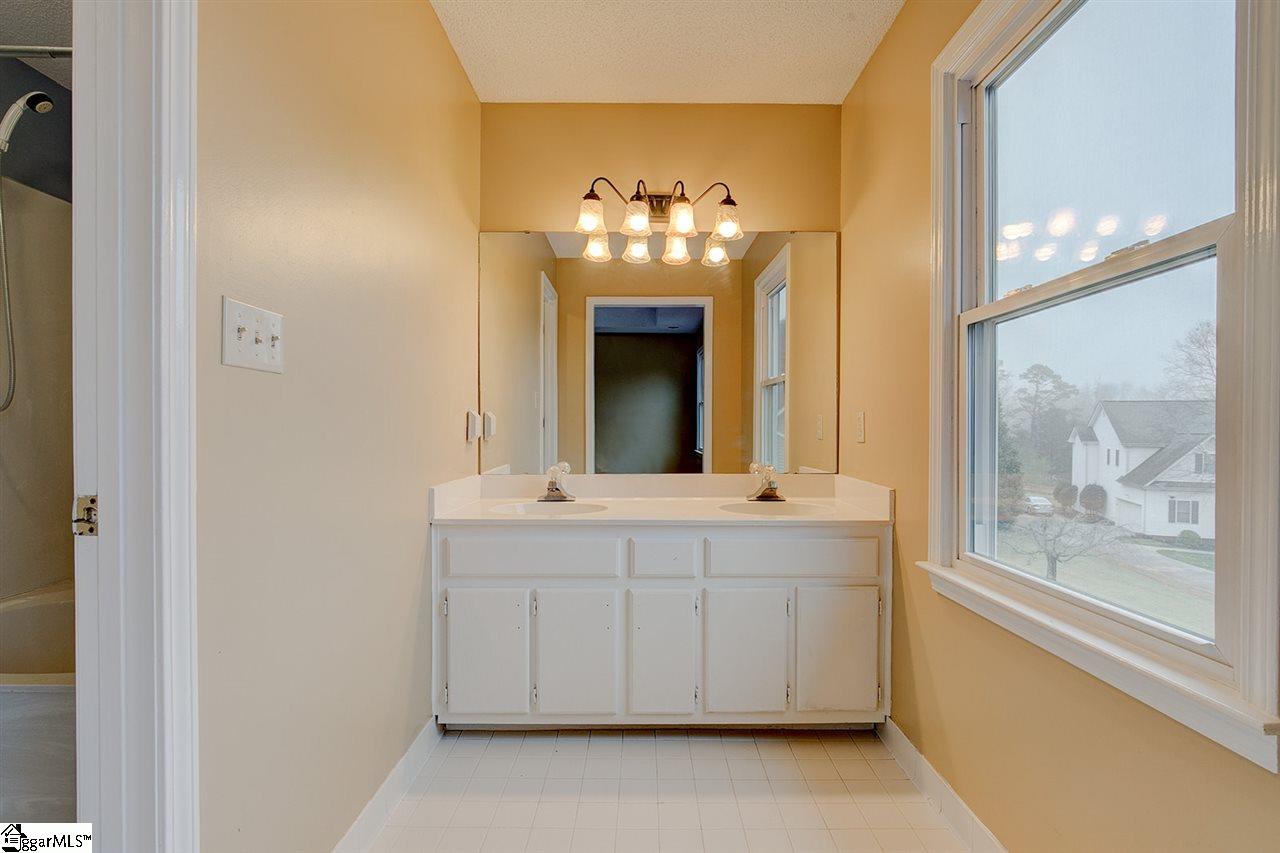 221 Roberts Farm Road Simpsonville, SC 29681 - Photo 24 of 35 Gallery Image 24