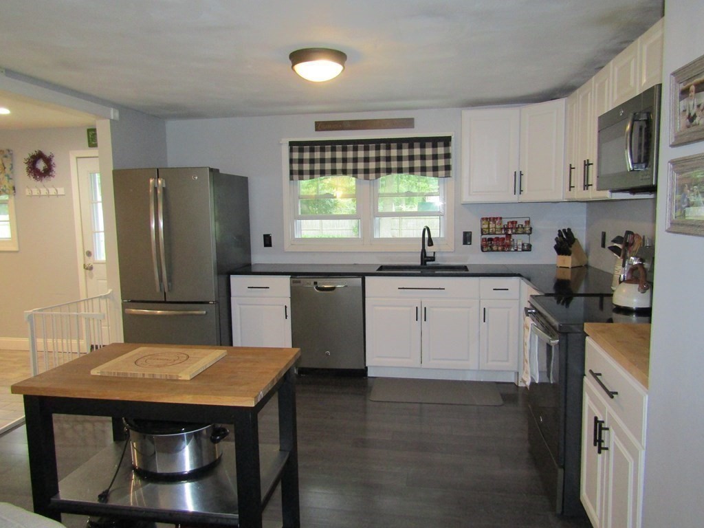 185 Nicholas Road Raynham, MA 02767 - Photo 5 of 26