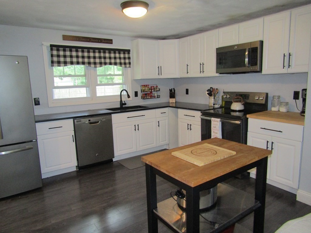 185 Nicholas Road Raynham, MA 02767 - Photo 6 of 26