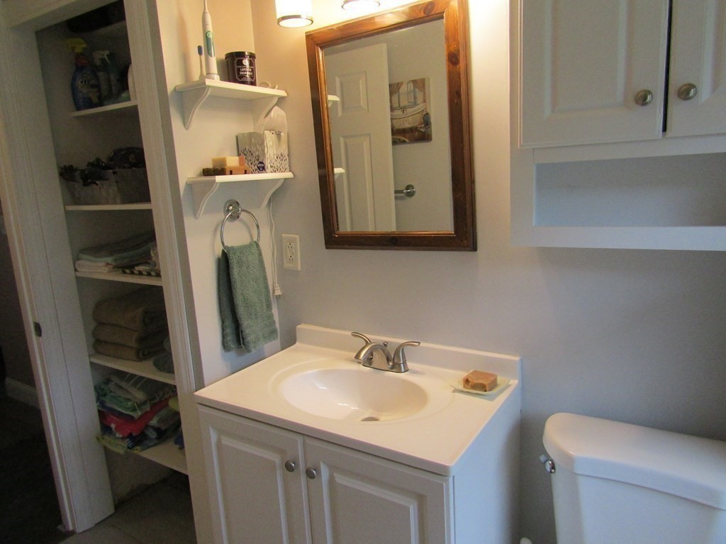 185 Nicholas Road Raynham, MA 02767 - Photo 10 of 26