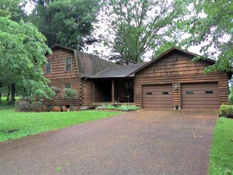 220 Pickney Road Winchester, TN 37398 - Photo 2 of 18 220 Pickney Lane in Winchester, Tn.