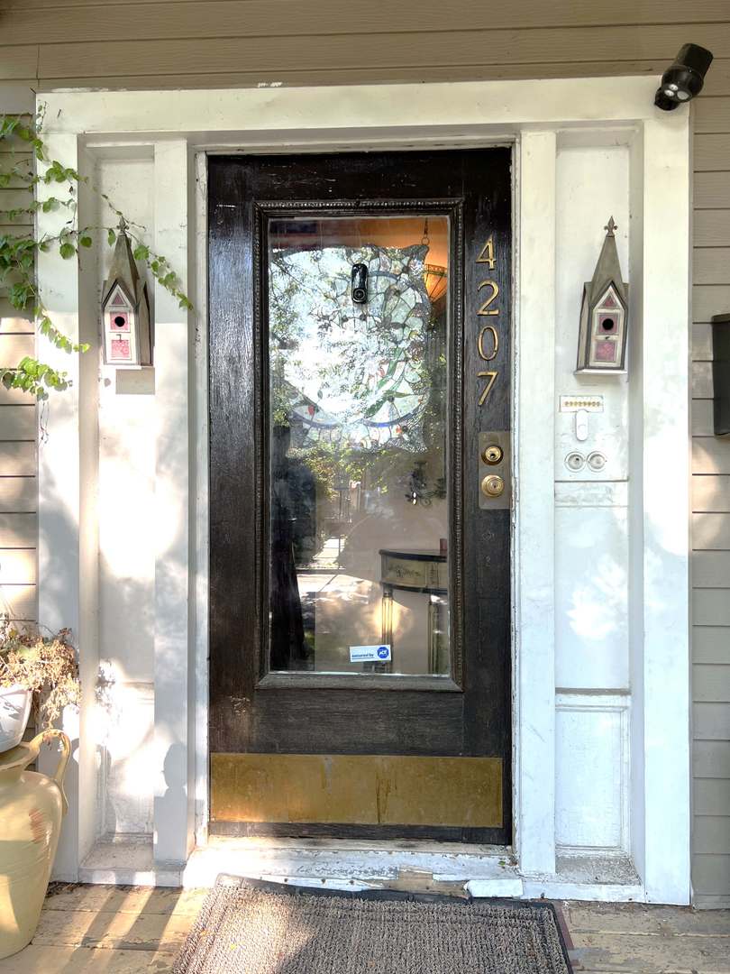 4207 North Drake Avenue Chicago, IL 60618 - Photo 3 of 32