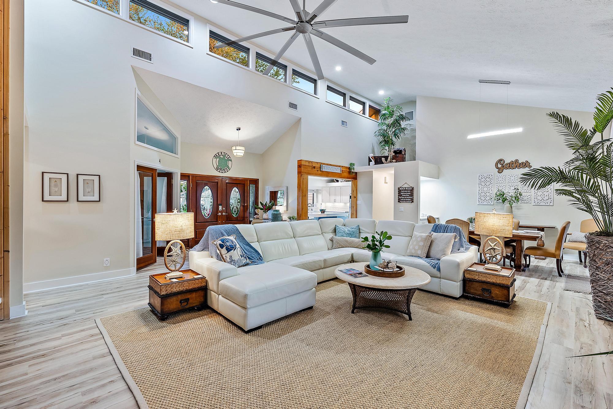 8422 Southeast Quail Ridge Way Hobe Sound, FL 33455 - Photo 3 of 42 Living Room 2