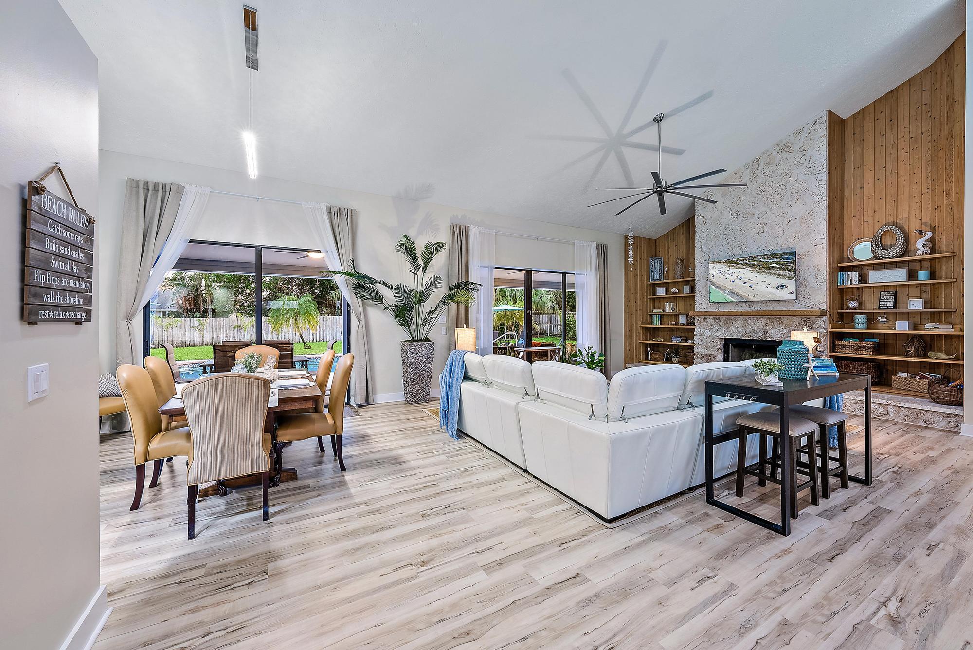 8422 Southeast Quail Ridge Way Hobe Sound, FL 33455 - Photo 4 of 42 Living/Dining Room
