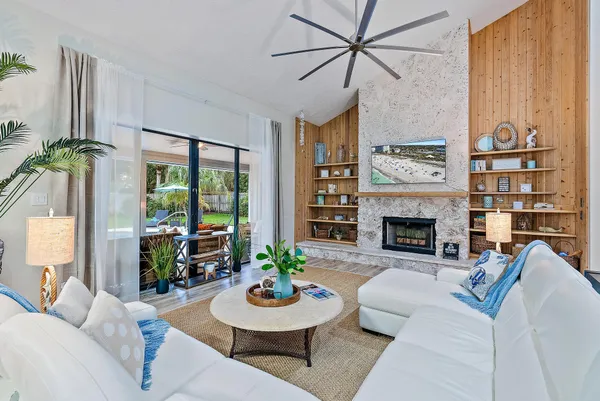 $929,000 | 8422 Southeast Quail Ridge Way, Hobe Sound, FL 33455