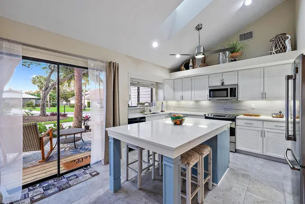 $929,000 | 8422 Southeast Quail Ridge Way, Hobe Sound, FL 33455