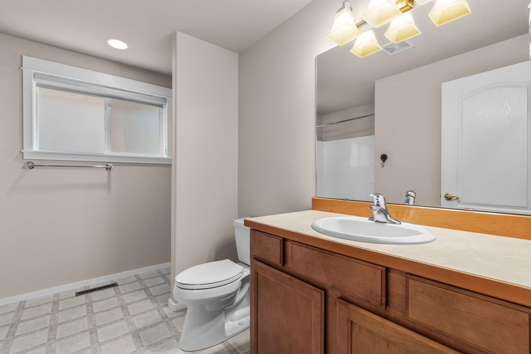 3702 Southwest 30th Street Redmond, OR 97756 - Photo 18 of 28 2023_06_29_3702_sw_30th_st_rdm-9