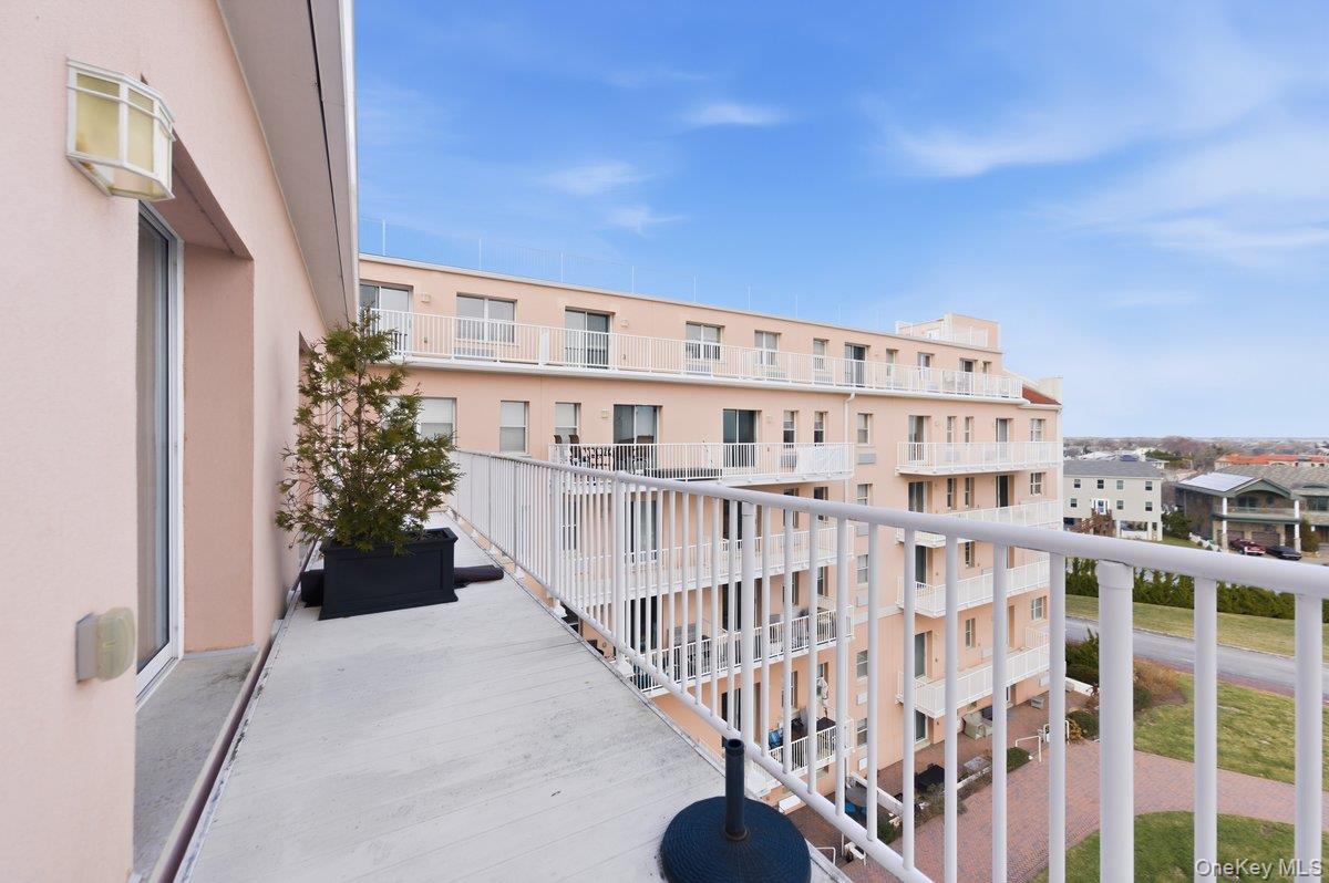 2 Richmond Road, Unit 5E Lido Beach, NY 11561 - Photo 13 of 27