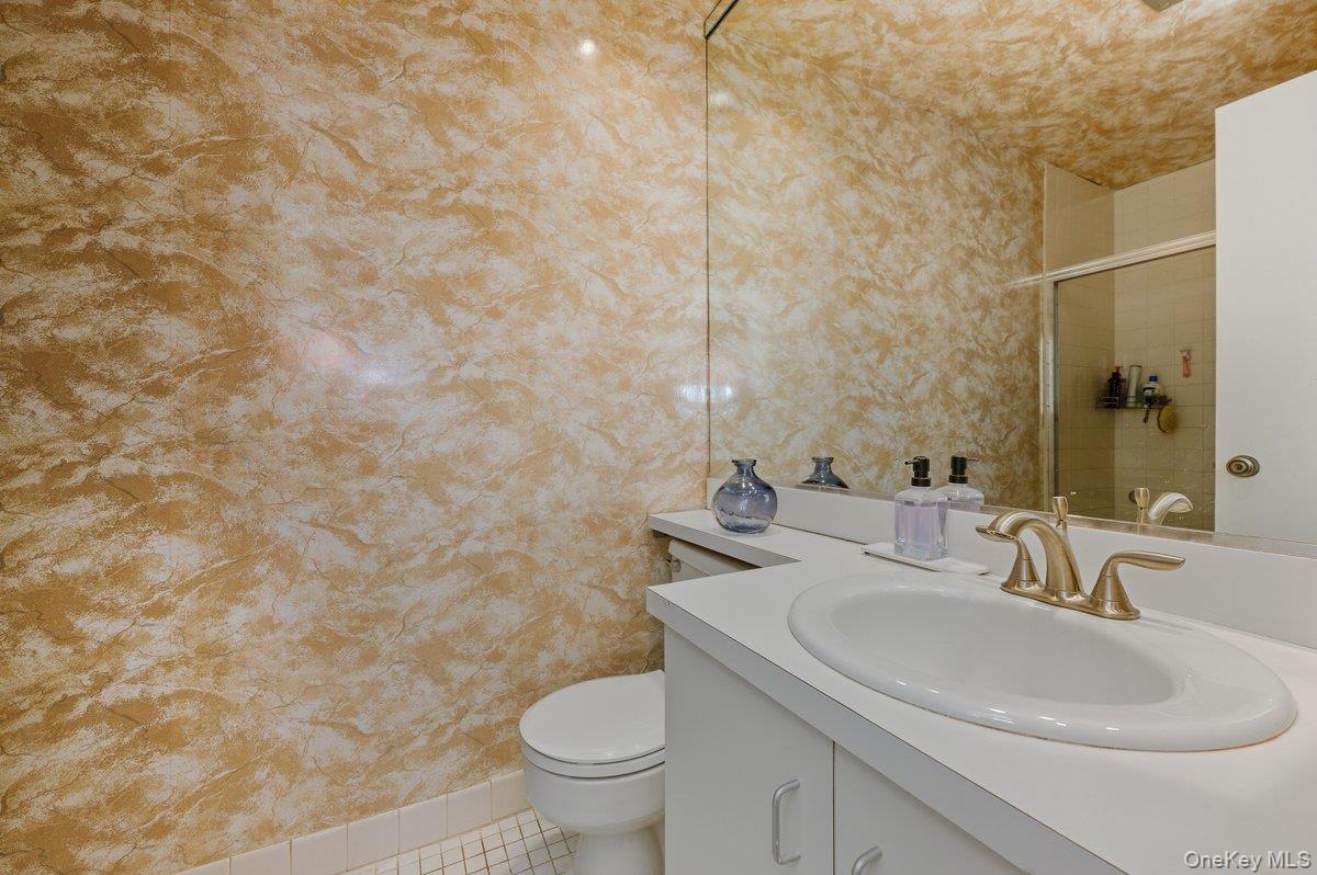 2 Richmond Road, Unit 5E Lido Beach, NY 11561 - Photo 10 of 27