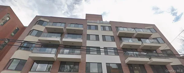 $3,700 | 13646 41st Avenue, Unit 3A | Downtown Flushing