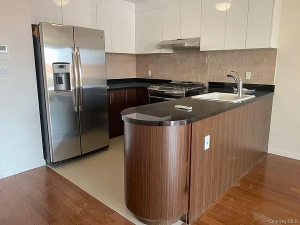 $3,700 | 13646 41st Avenue, Unit 3A | Downtown Flushing