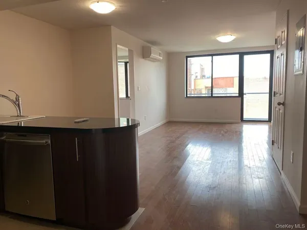 $3,700 | 13646 41st Avenue, Unit 3A | Downtown Flushing