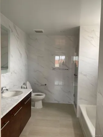 $3,700 | 13646 41st Avenue, Unit 3A | Downtown Flushing