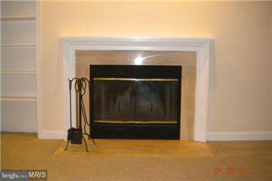 13700 Modrad Way, Unit 8A32 Silver Spring, MD 20904 - Photo 12 of 30 Living Room