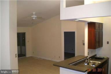13700 Modrad Way, Unit 8A32 Silver Spring, MD 20904 - Photo 13 of 30 Kitchen