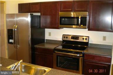 13700 Modrad Way, Unit 8A32 Silver Spring, MD 20904 - Photo 16 of 30 Kitchen