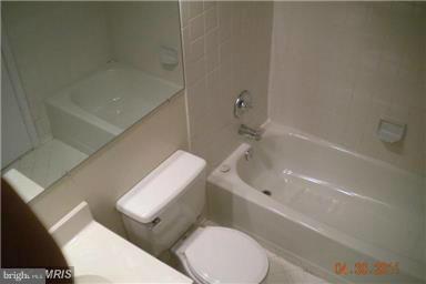 13700 Modrad Way, Unit 8A32 Silver Spring, MD 20904 - Photo 22 of 30 Bath
