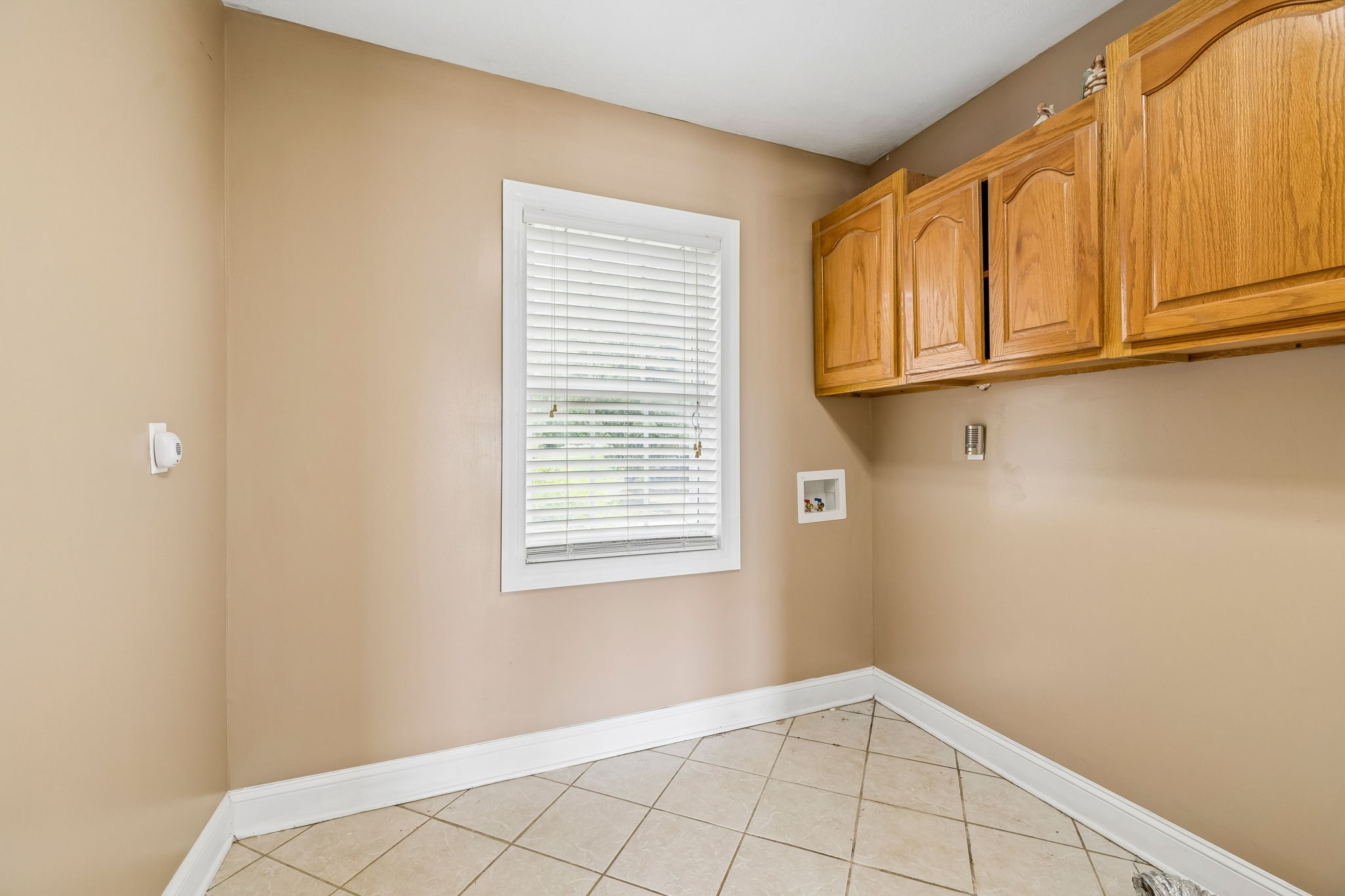 6701 McCormick Ridge Road Whitleyville, TN 38588 - Photo 26 of 63 a view of an empty room with window