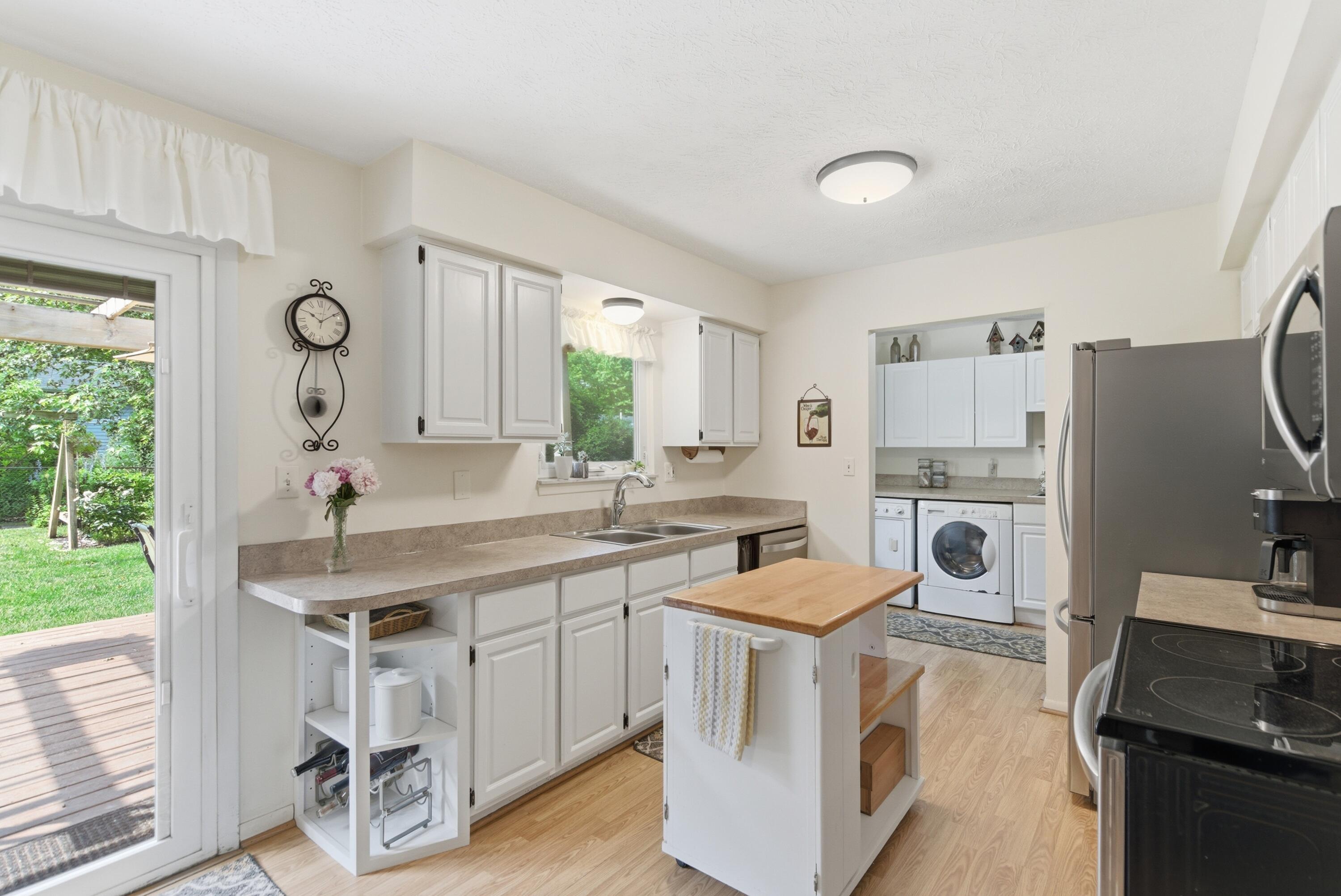 2452 Moore Place Howell, MI 48843 - Photo 19 of 48 26-DSC07170