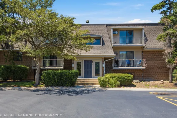 $199,900 | 244 East Bailey Road, Unit J, Naperville, IL 60565