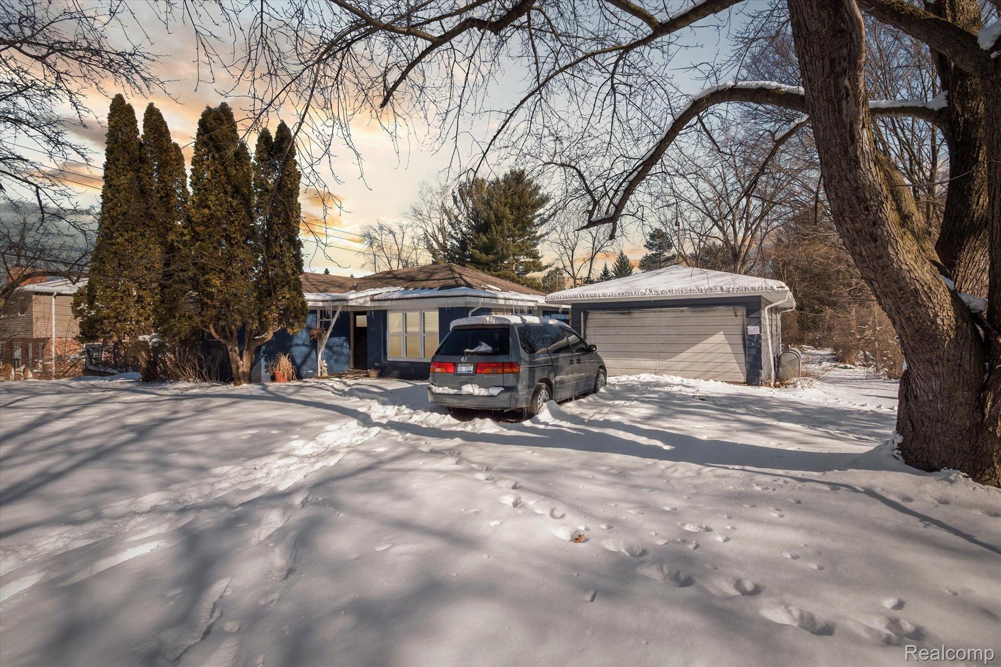 840 East Gunn Road Rochester, MI 48306 - Photo 1 of 35 Gallery Image 1