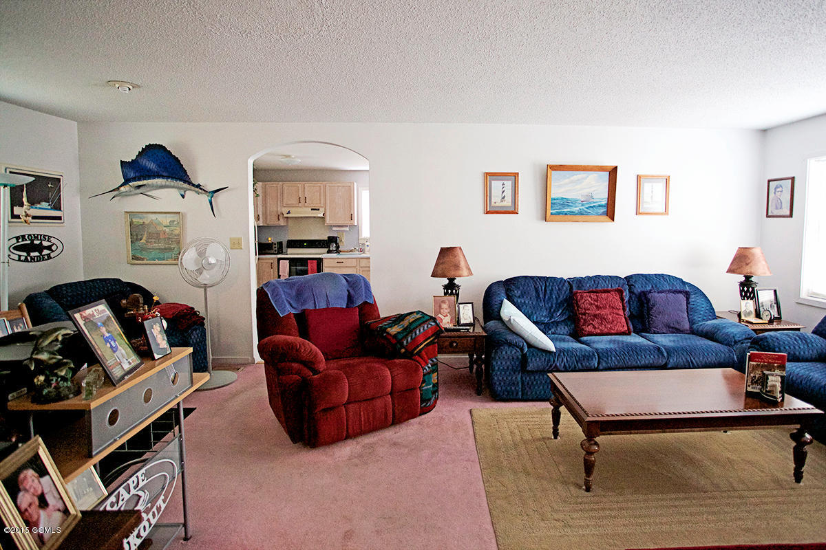 1107 Hibbs Road Newport, NC 28570 - Photo 3 of 11 livingroom