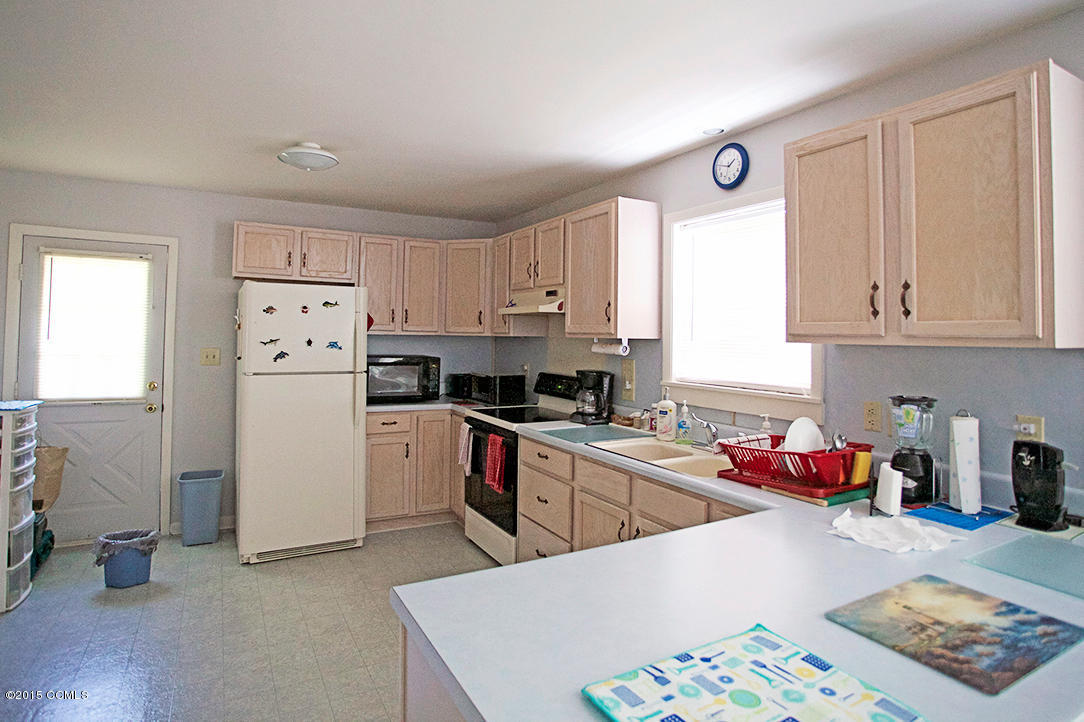 1107 Hibbs Road Newport, NC 28570 - Photo 4 of 11 ktichen