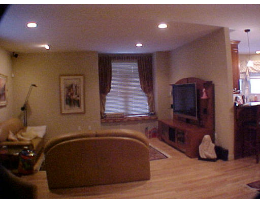 27 Tanglewood Road, Unit 2 27 Newton, MA 02459 - Photo 4 of 8