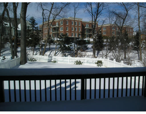 27 Tanglewood Road, Unit 2 27 Newton, MA 02459 - Photo 8 of 8