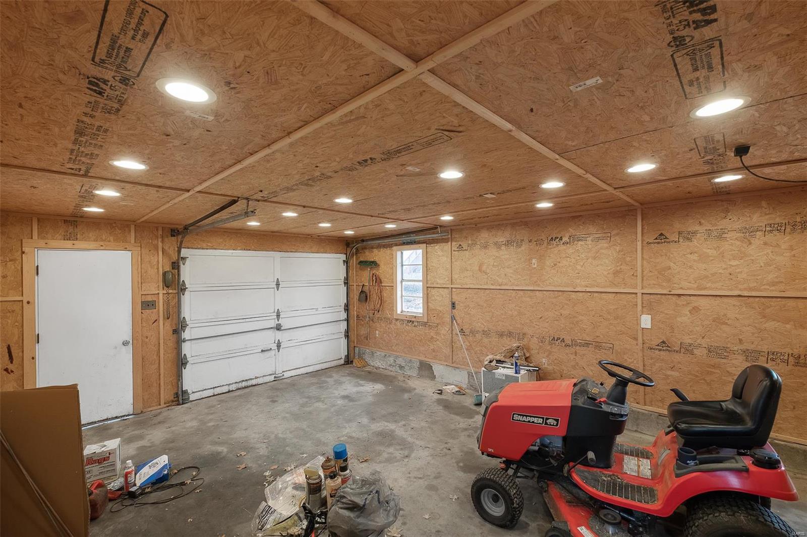 7175 Howdershell Road Hazelwood, MO 63031 - Photo 5 of 25 Gallery Image 5