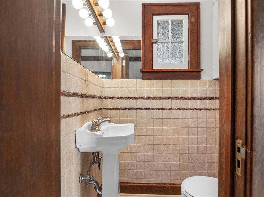 201 East Miller Street Arcadia, NY 14513 - Photo 18 of 47 1st Floor Half Bath