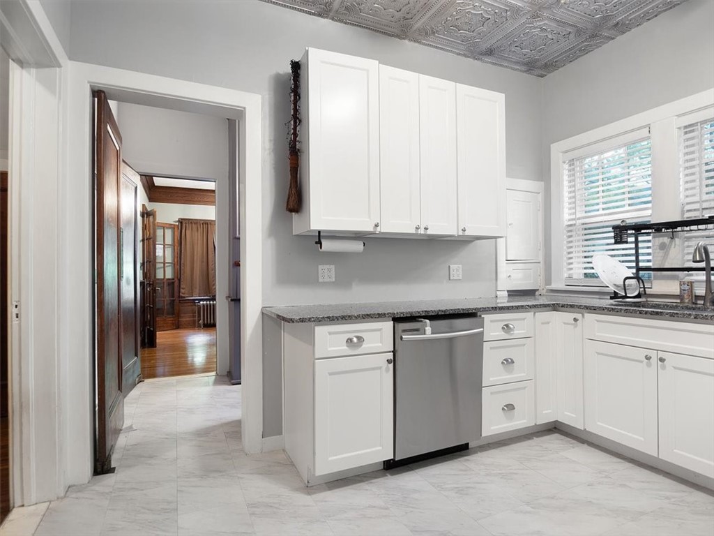 201 East Miller Street Arcadia, NY 14513 - Photo 4 of 47