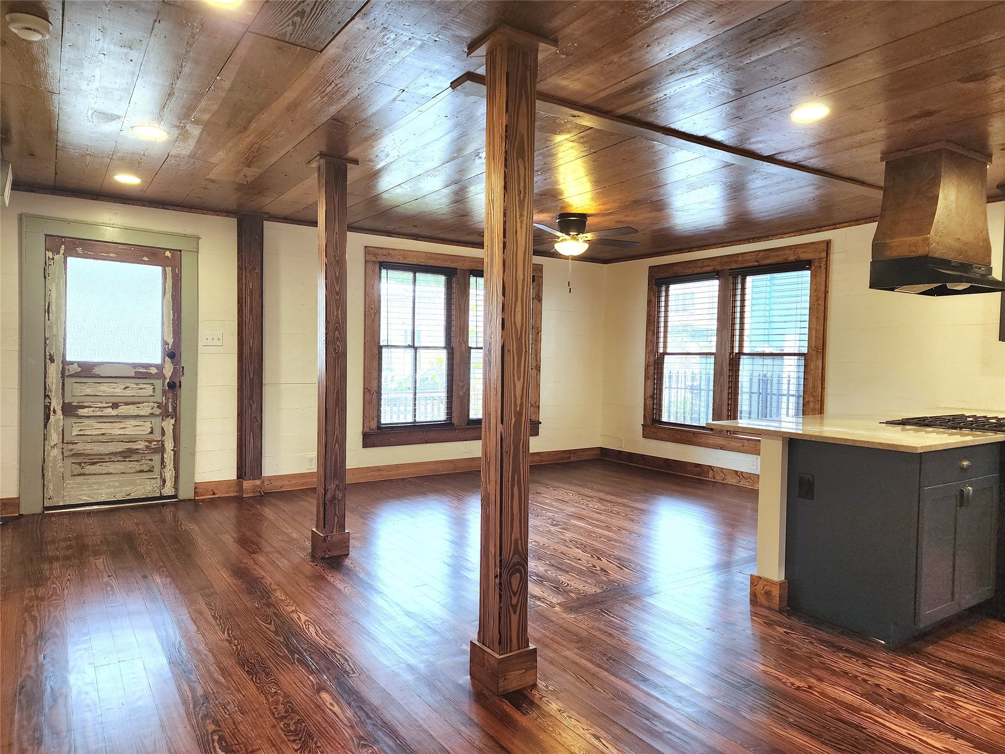 1818 Kane Street, Unit 1 Houston, TX 77007 - Photo 1 of 27 Freshly renovated.