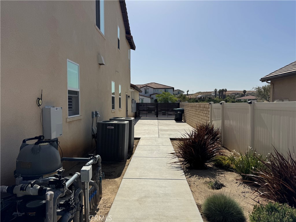 17195 Compass Drive Riverside, CA 92503 - Photo 7 of 14