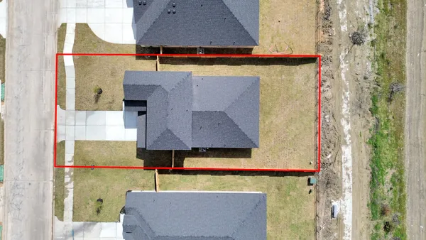 $2,600 | 8550 Tropical Breeze Way, Iowa Colony, TX 77583