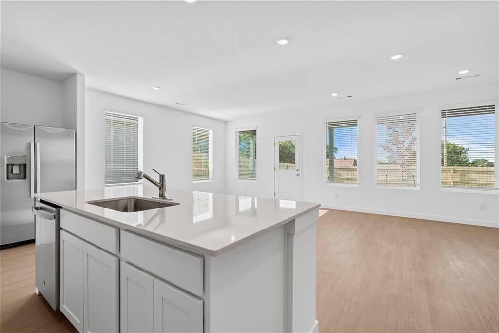 22575 West 214th Ter Spring Hill Spring Hill, KS 66083 - Photo 4 of 50