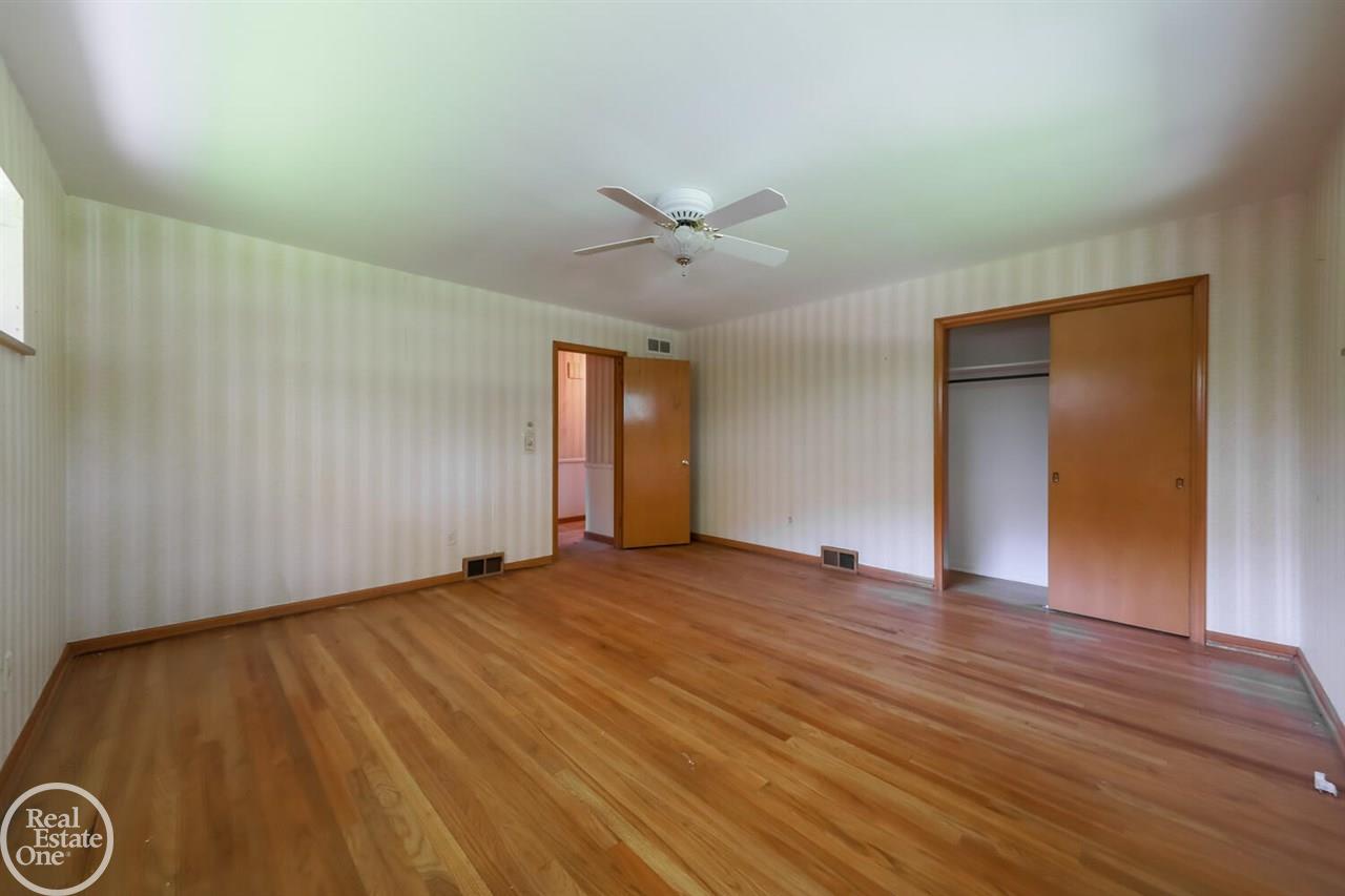324 Moross Road Grosse Pointe, MI 48236 - Photo 19 of 47 50026288-18.JPG