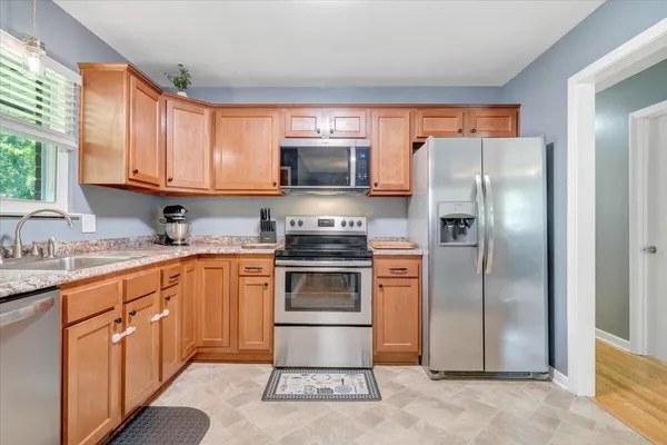$299,999 | 2819 Embassy Drive, Roanoke, VA 24019