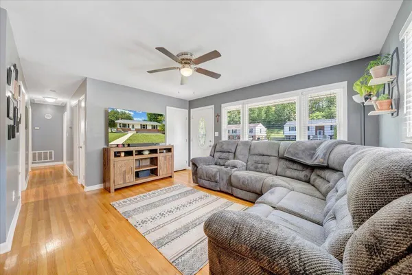 $299,999 | 2819 Embassy Drive, Roanoke, VA 24019