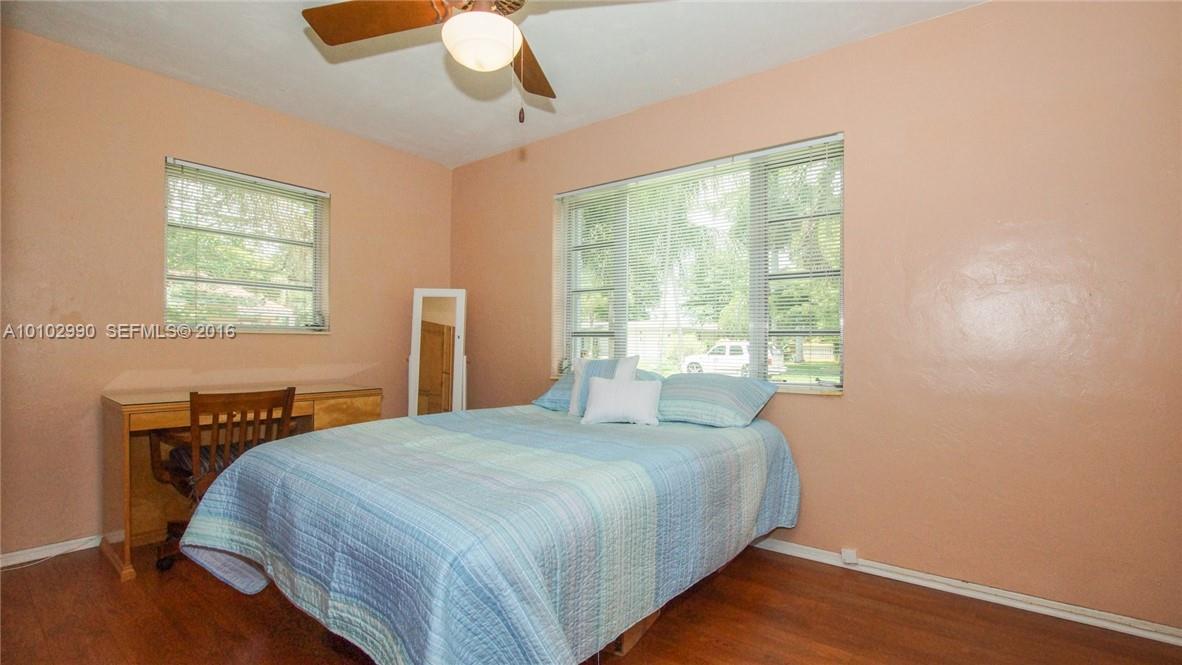 11501 Southwest 107th Court Miami, FL 33176 - Photo 12 of 19