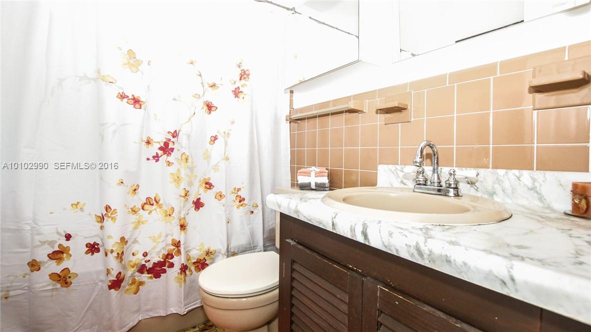 11501 Southwest 107th Court Miami, FL 33176 - Photo 13 of 19