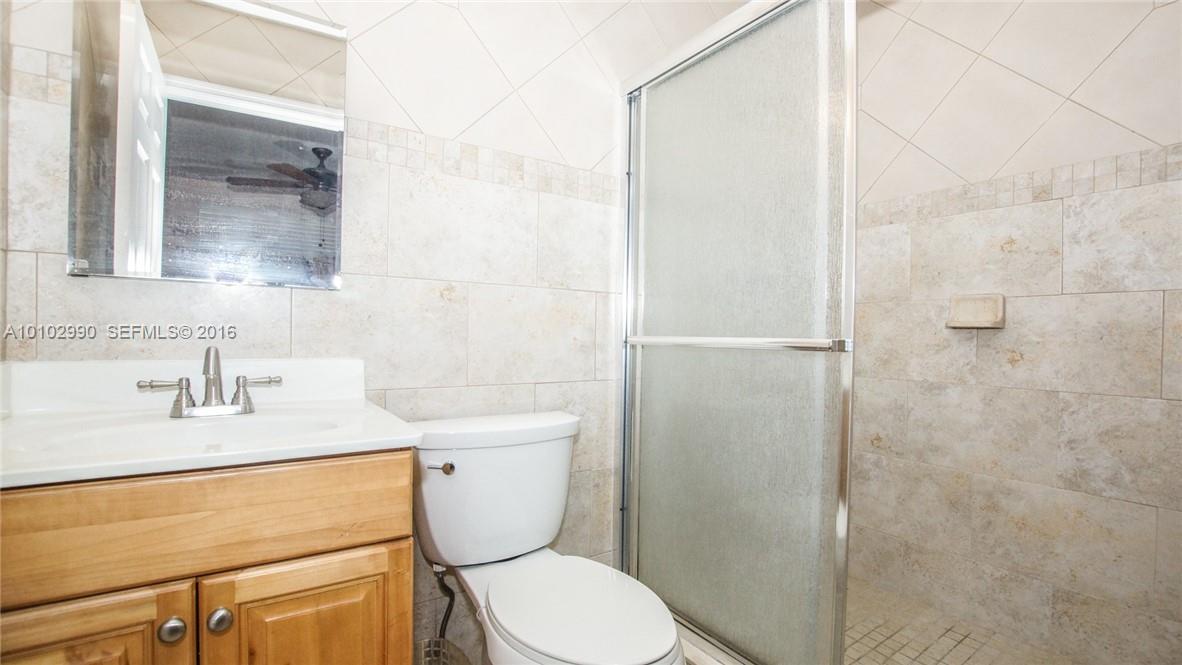 11501 Southwest 107th Court Miami, FL 33176 - Photo 15 of 19