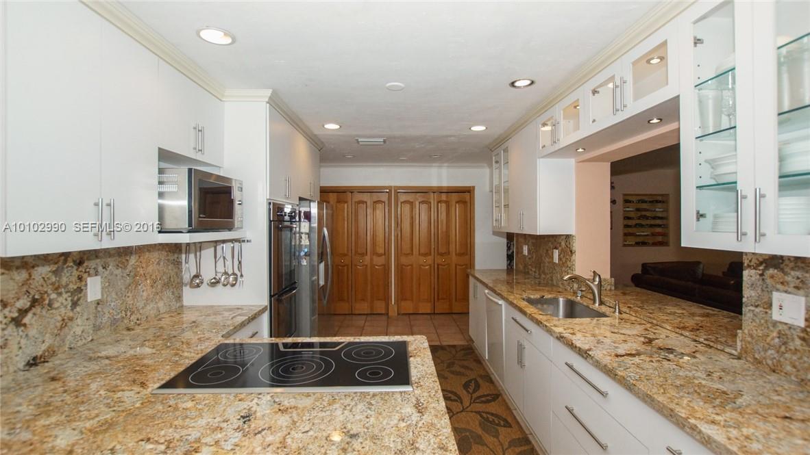 11501 Southwest 107th Court Miami, FL 33176 - Photo 6 of 19
