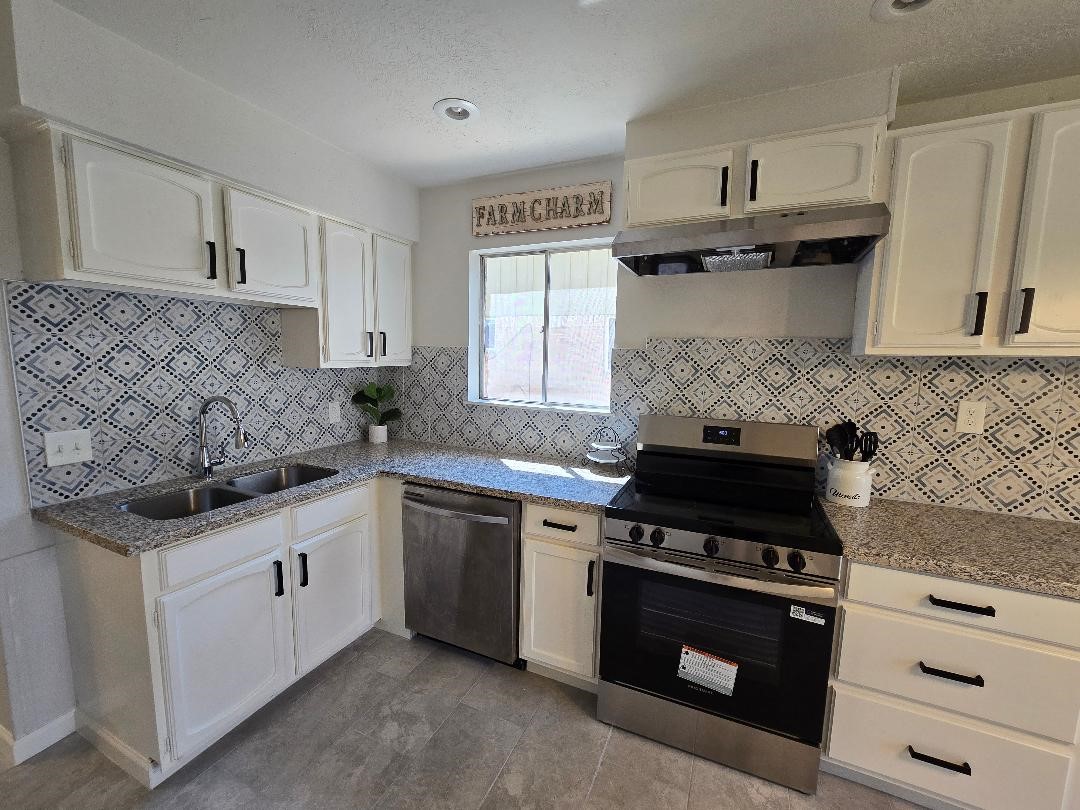 11315 Langdon Lane Houston, TX 77072 - Photo 11 of 40