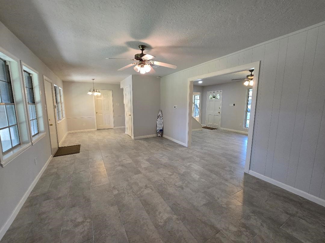 11315 Langdon Lane Houston, TX 77072 - Photo 16 of 40 Family Room looking towards dining area