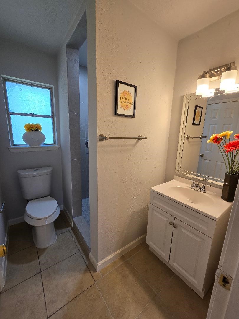 11315 Langdon Lane Houston, TX 77072 - Photo 24 of 40 Primary Bath