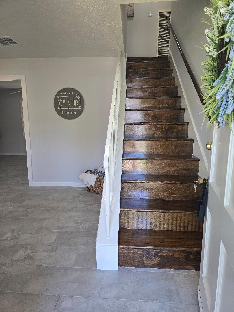 11315 Langdon Lane Houston, TX 77072 - Photo 4 of 40 Entry