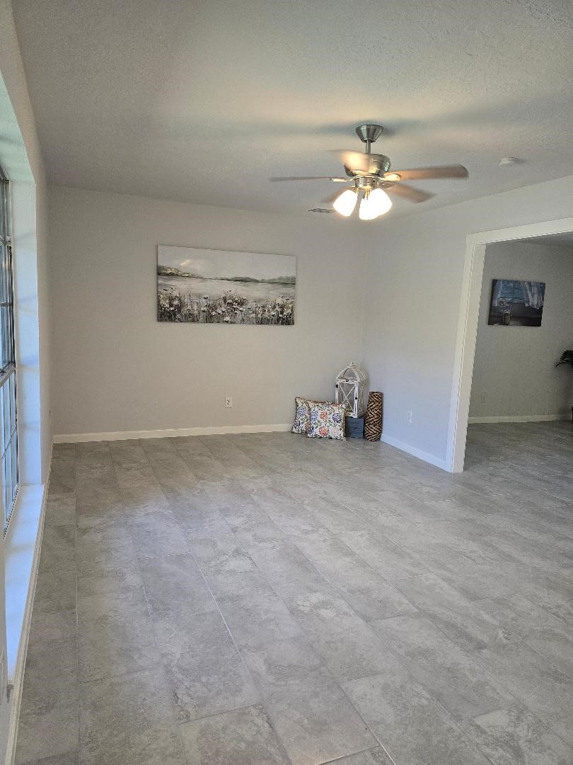 11315 Langdon Lane Houston, TX 77072 - Photo 6 of 40 Living Room
