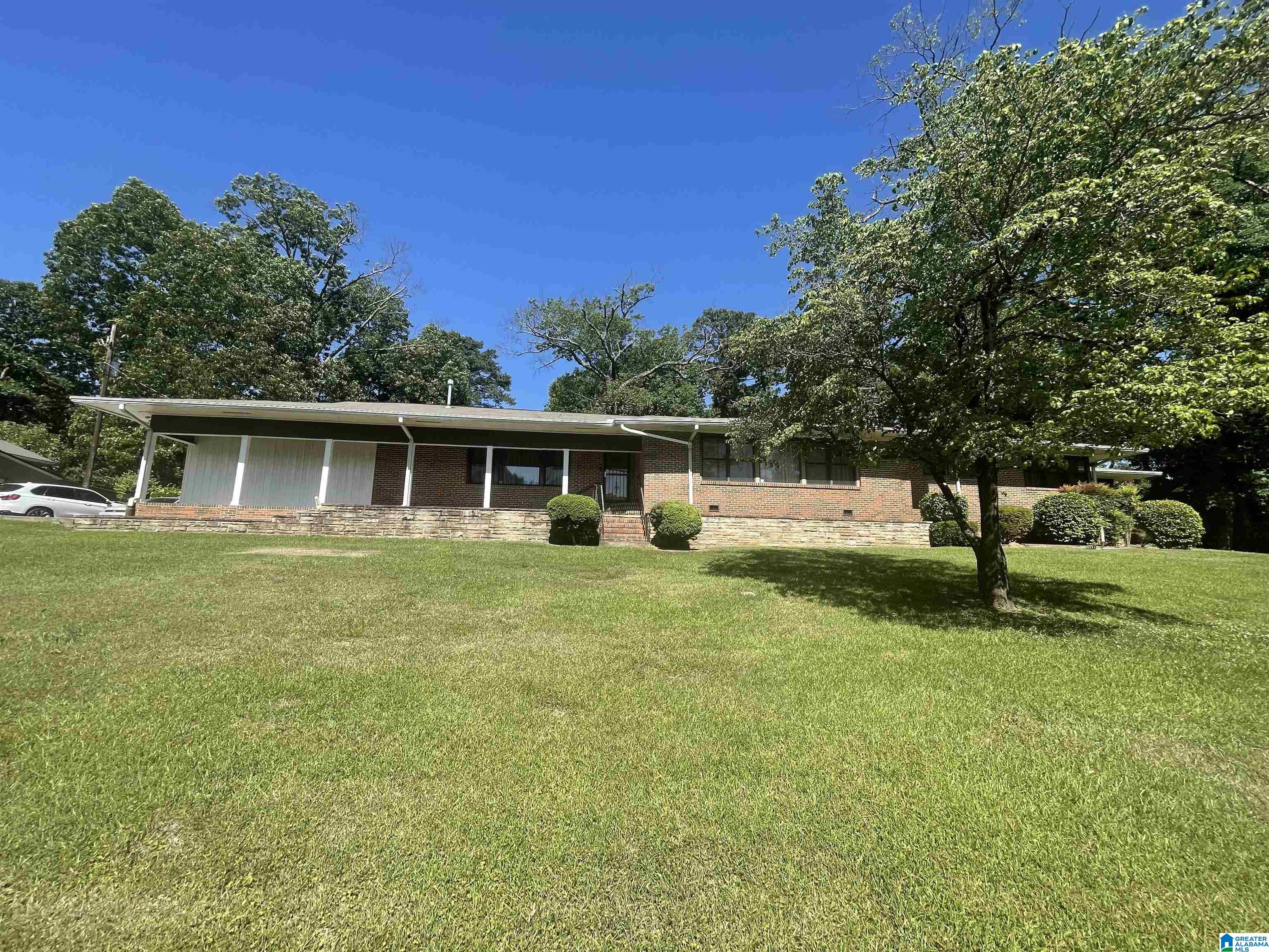 624 Ridge Top Circle Birmingham, AL 35206 - Photo 2 of 33